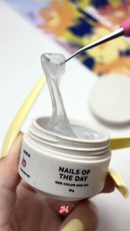 NAILSOFTHEDAY Love is Gel Chicle Clear, 15g — Photo 4