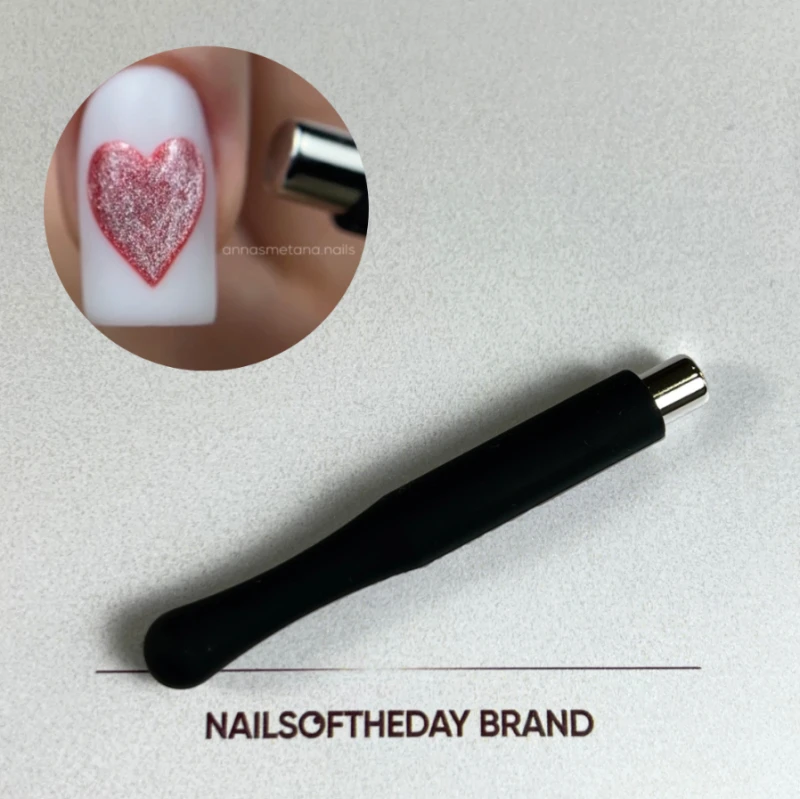 NAILSOFTHEDAY Iman Cat Eye — Photo 2