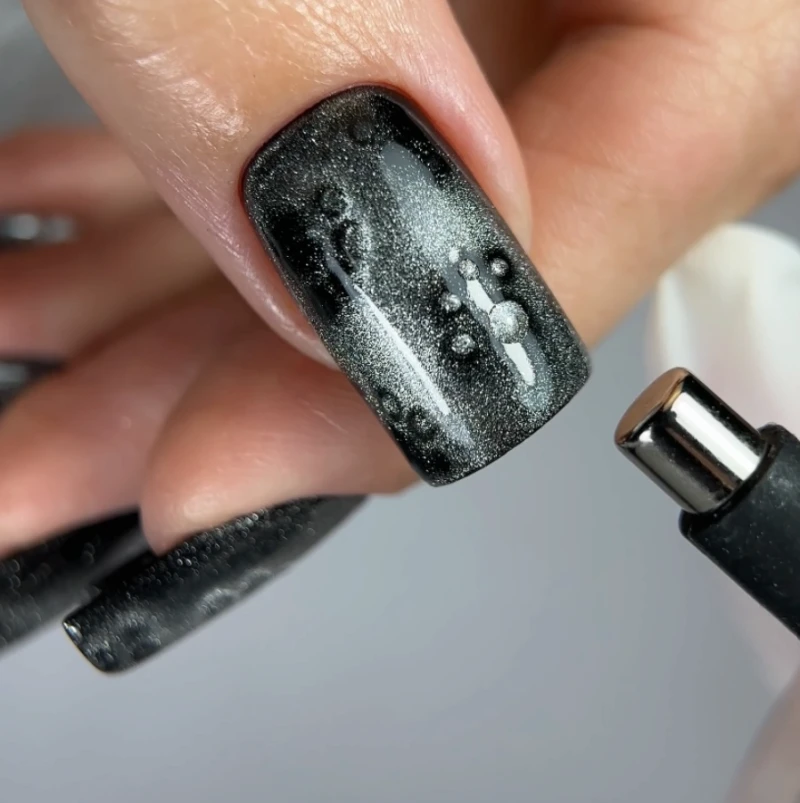 NAILSOFTHEDAY Iman Cat Eye — Photo 3