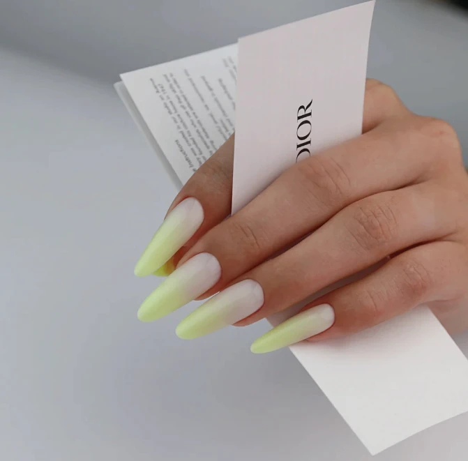 Trendy Nails Builder Gel in a bottle Limoncello, 15ml — Photo 3