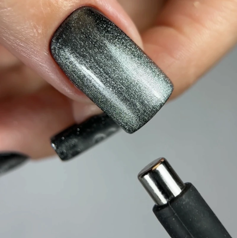 NAILSOFTHEDAY Iman Cat Eye — Photo 4