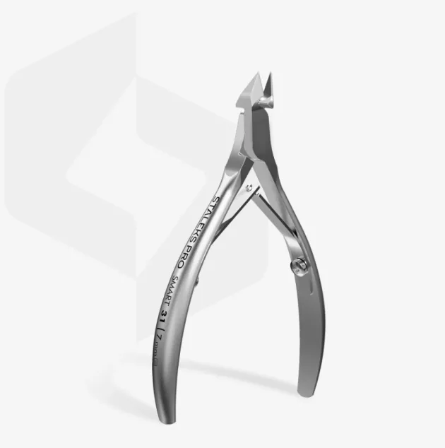 Cuticle pliers — Photo 32