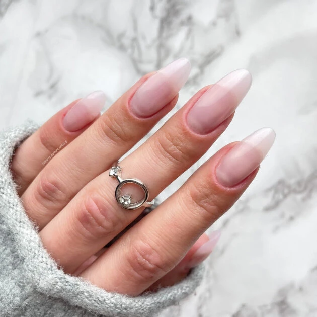 Saute Nails Gel — Photo 32