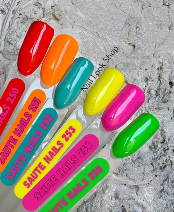 Bases, tops, esmaltes semipermanentes — Photo 33