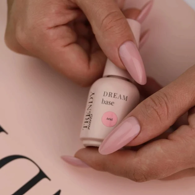 Dream Base Trendy Nails — Photo 9